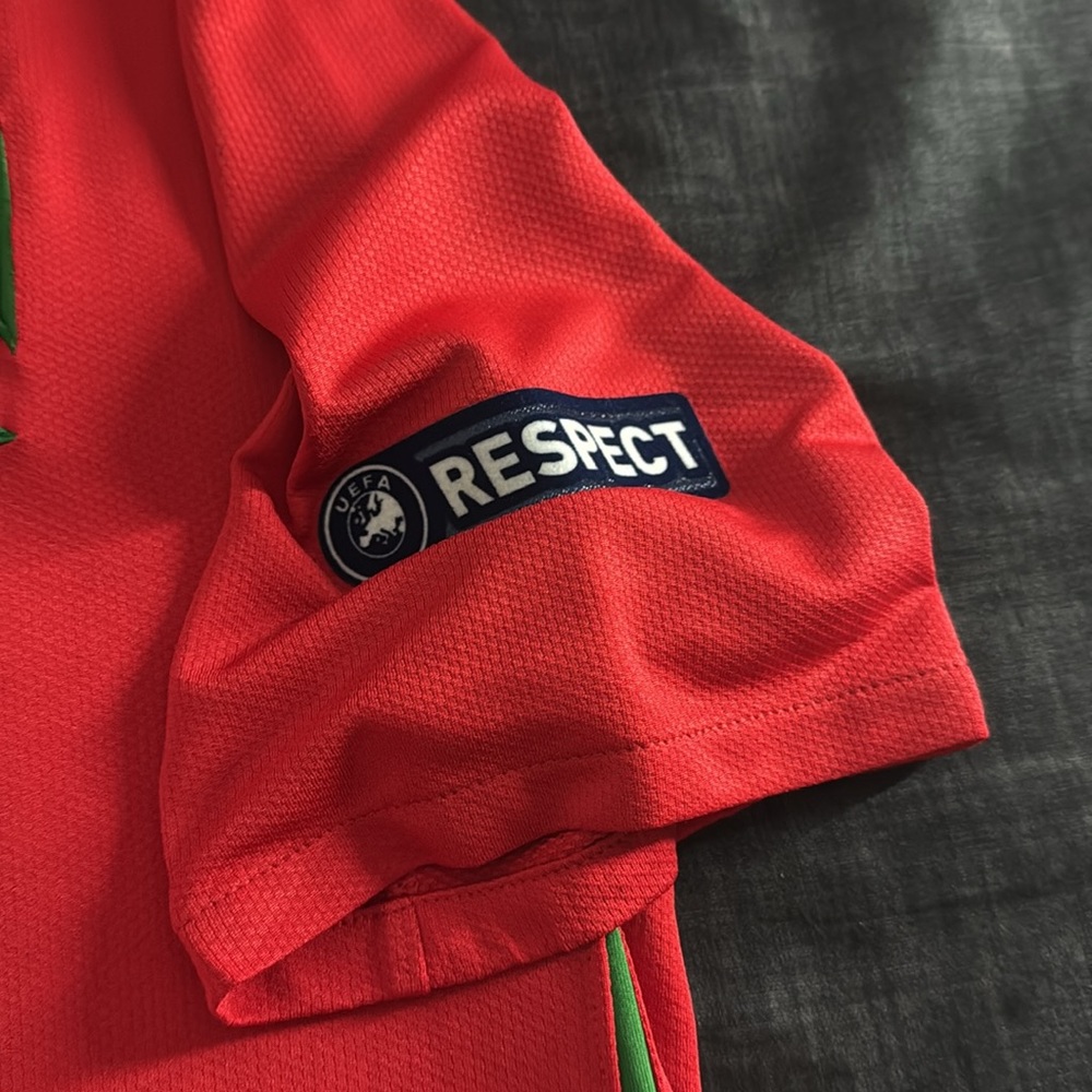 Portugal 🇵🇹 #7 Cristiano Ronaldo Euro 2008 Home Nike Jersey with badges! - Picture 7 of 12